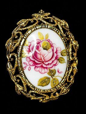 Vintage Enamel Brooch Gold Tone Filigree Border Pink Rose Design Fashion